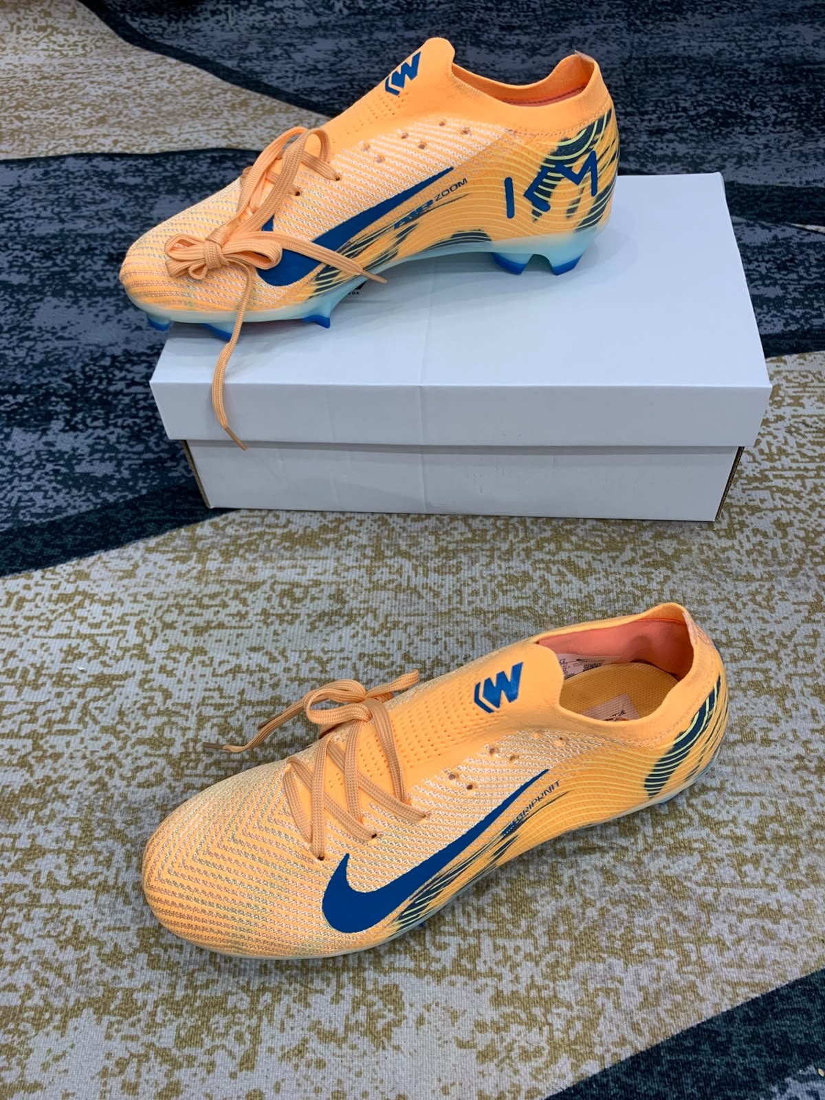 Chuteira Nike Mercurial Laranja