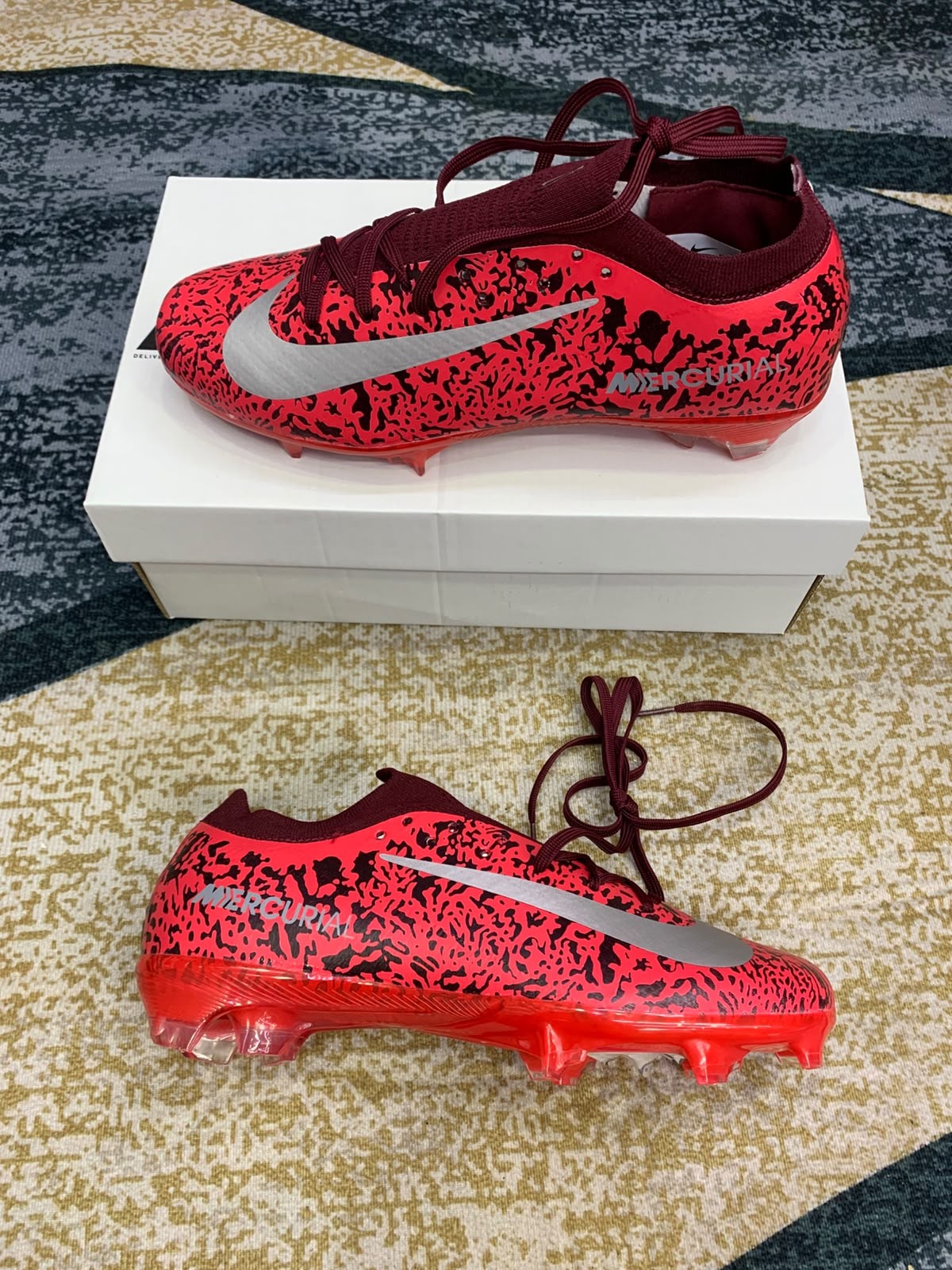 Chuteira Nike Mercurial Vermelha — Estampa Oncinha
