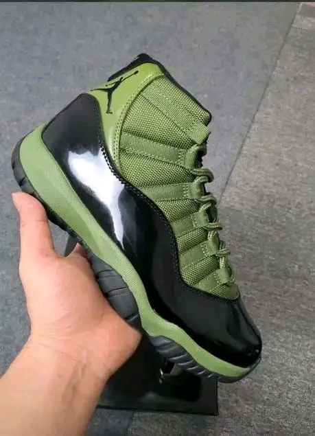 Air Jordan 11 Retro – Verde Oliva
