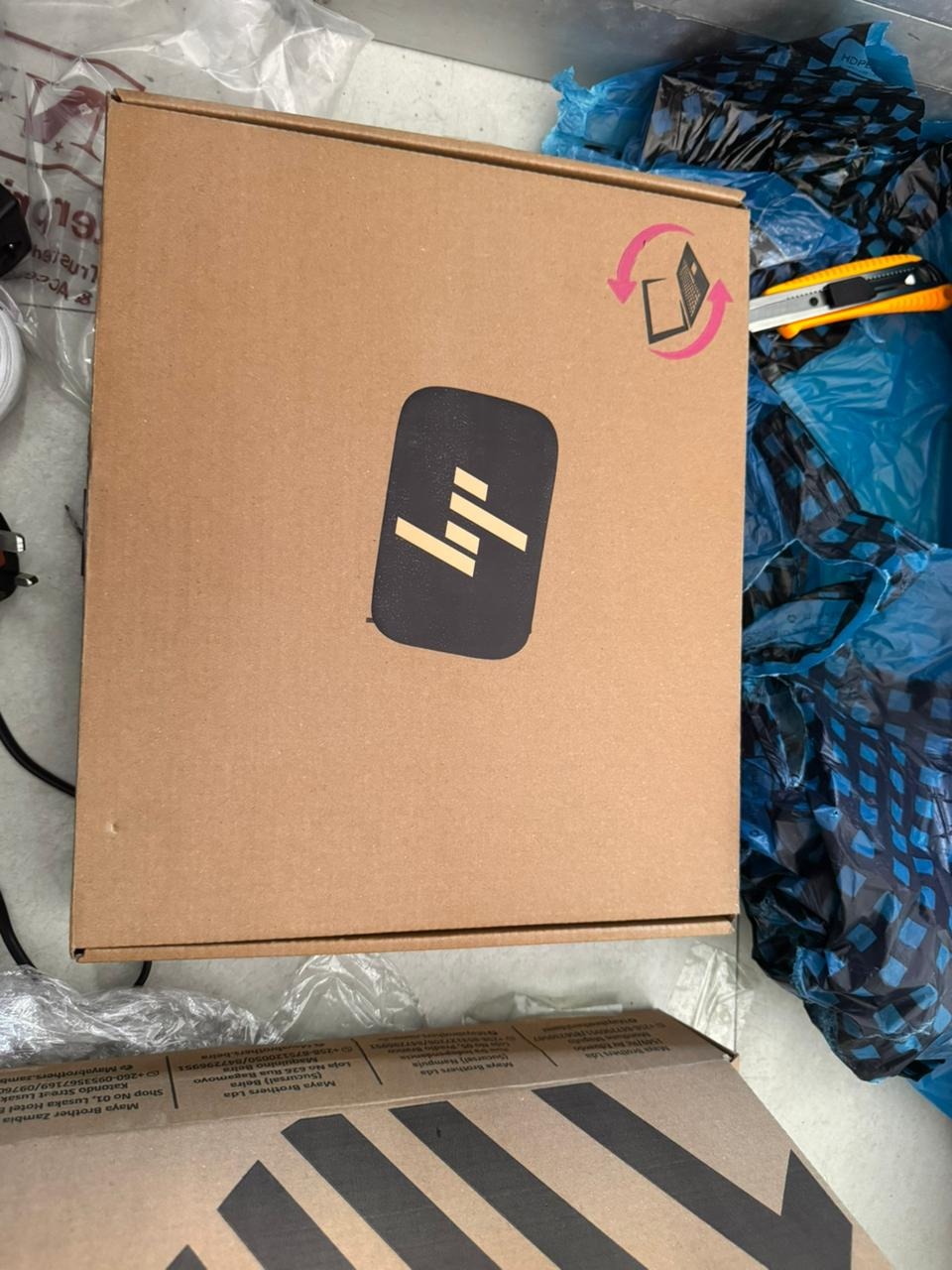 Foto 2 de Portátil HP 14" Semi Novo — 8GB RAM · 258GB HD · Win 11
